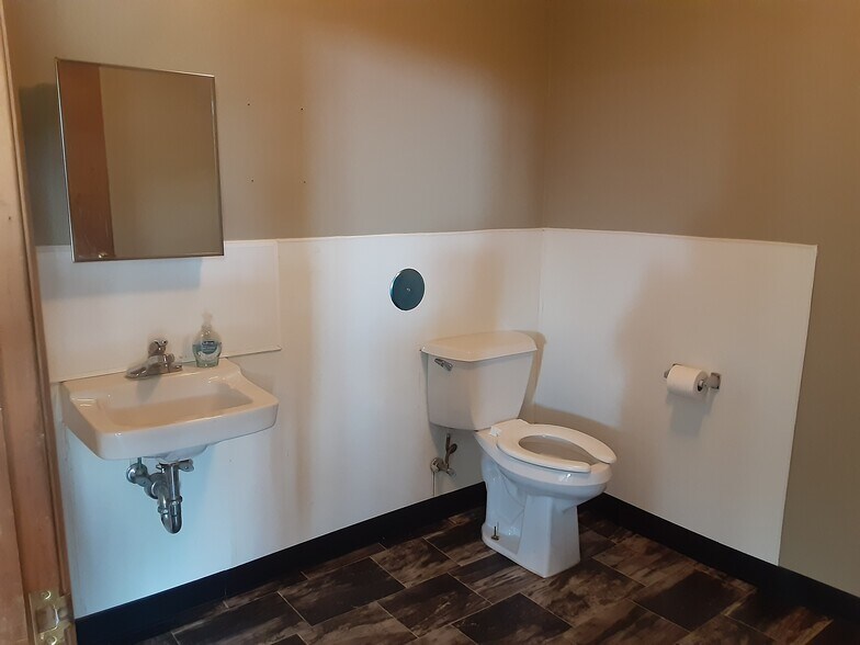 More Photos Of 9761 Titan Park Cir, Littleton Warehouse For Lease