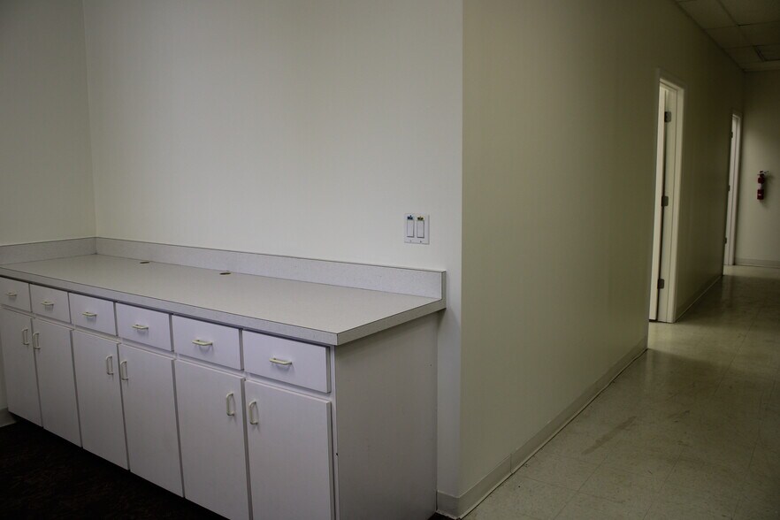More Photos Of 3311-3345 Medical Hill Rd, Sebring Medical For Lease