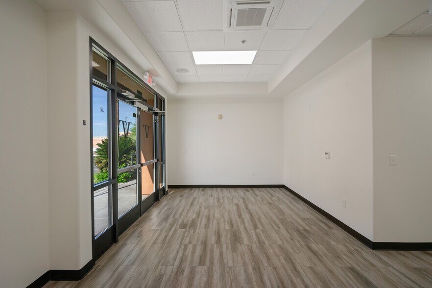 More Photos Of 1510 W Horizon Ridge Pky, Henderson Storefront Retail Office For Sale