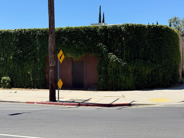 More Photos Of 13227 San Fernando Rd, Rancho Cascades Warehouse For Lease