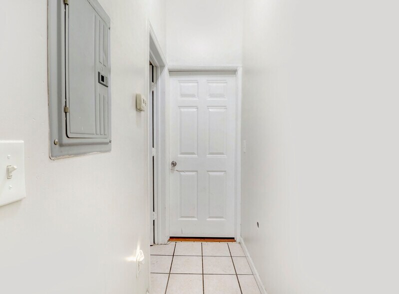 More Photos Of 81 Auburn St, Paterson Apartments For Sale