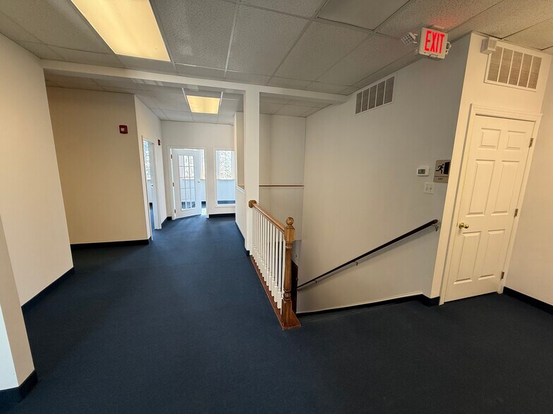 More Photos Of 963 Street Rd, Southampton Medical For Lease