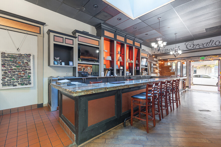 More Photos Of 835-837 Texas St, Fairfield Storefront For Lease