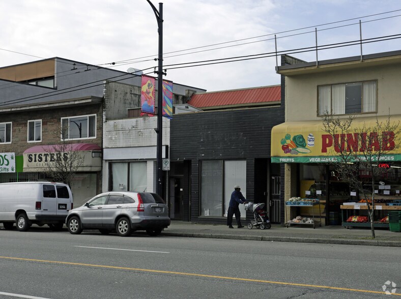 More Photos Of 6647-6649 Main St, Vancouver Storefront For Lease