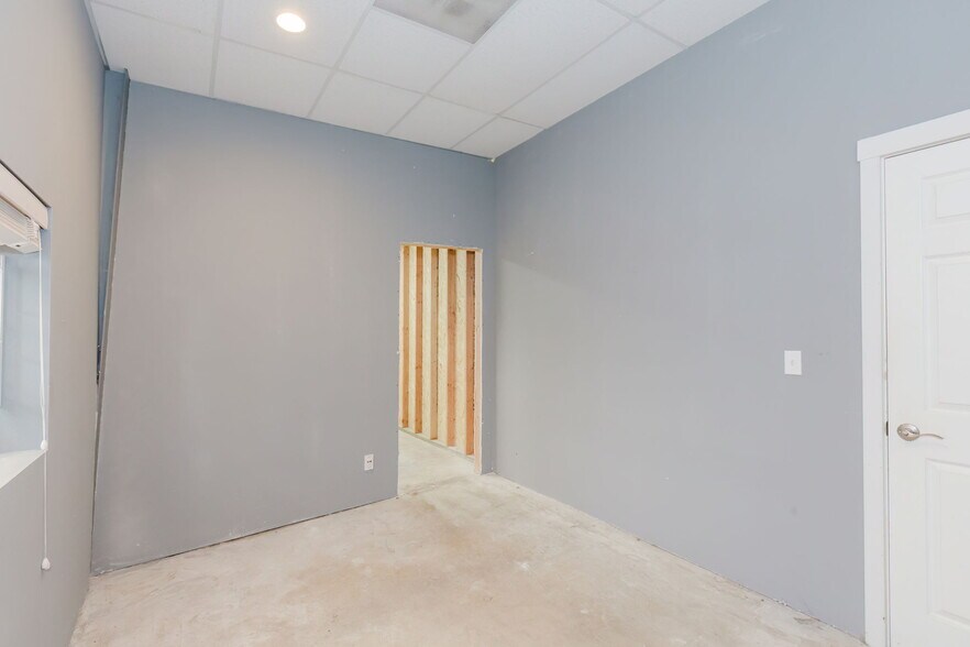 More Photos Of 1415 Lumsden Rd, Port Orchard Warehouse For Sale