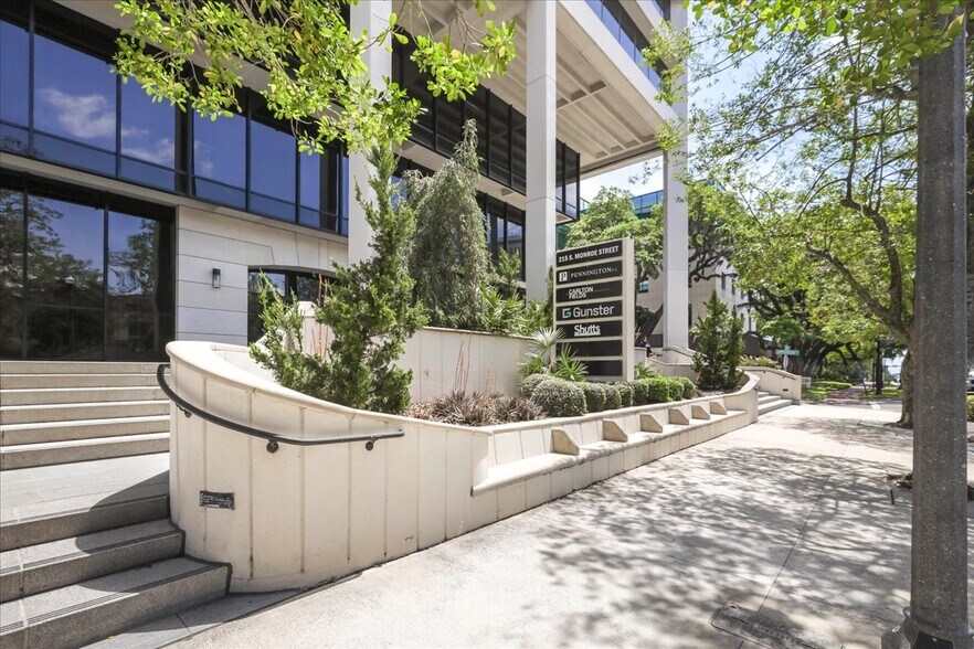 More Photos Of 215 S Monroe St, Tallahassee Office For Lease