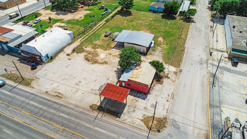 More Photos Of 1421 2nd St, Pleasanton Auto Repair For Sale