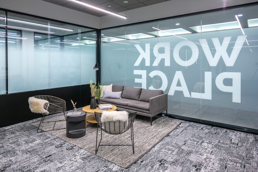 More Photos Of 3 Greenway Plz, Houston Office For Lease