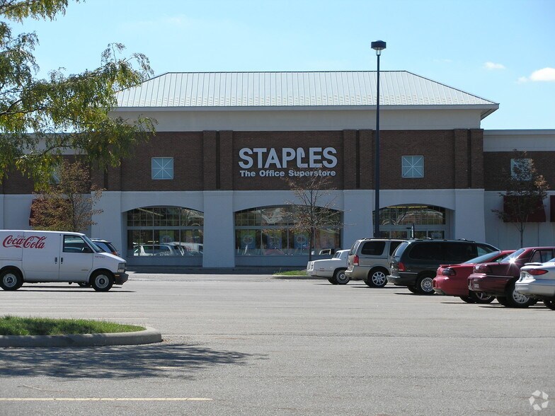 More Photos Of 3670-3780 Easton Market, Columbus General Retail For Lease