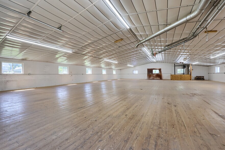 More Photos Of 197 Pencroft Dr N, Holtwood Industrial For Sale