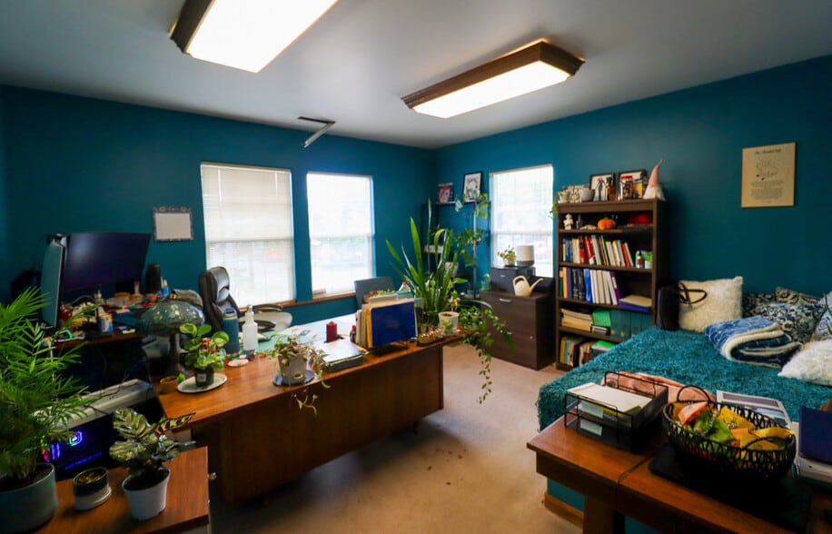 More Photos Of 795 W 7th Ave, Eugene Office For Lease