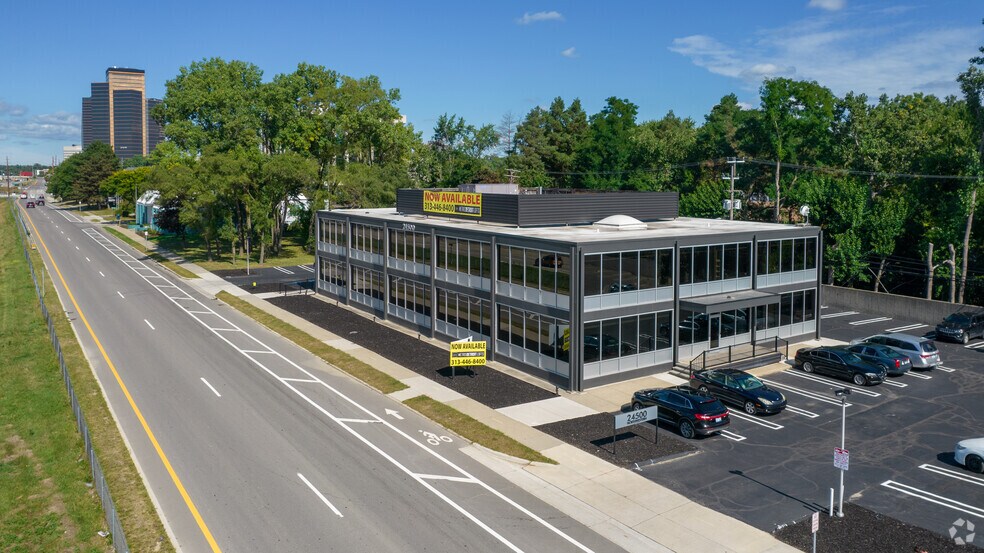 More Photos Of 24500 Northwestern Hwy, Southfield Office For Lease