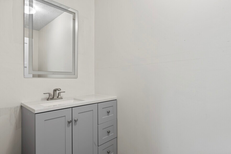 More Photos Of 20704 Ashburn Rd, Ashburn Unknown For Lease