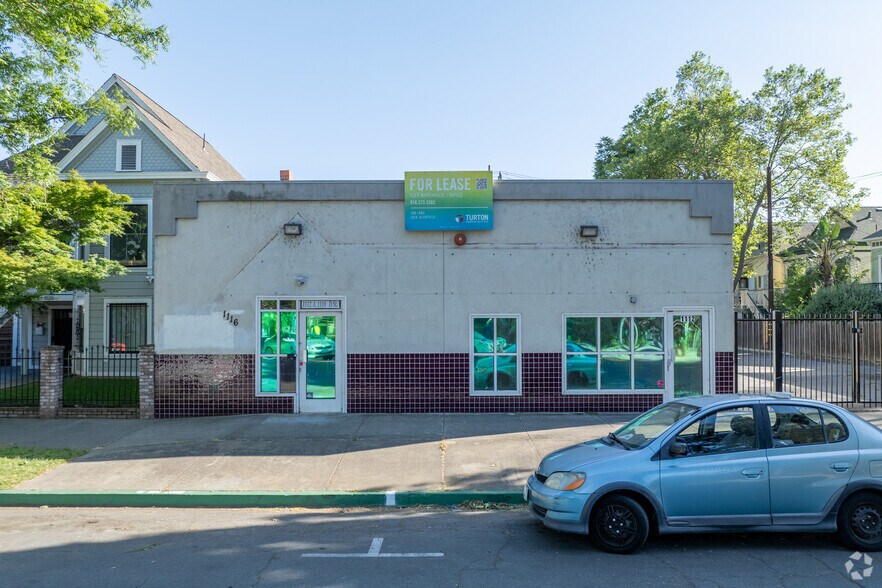 More Photos Of 1112 D St, Sacramento Showroom For Lease