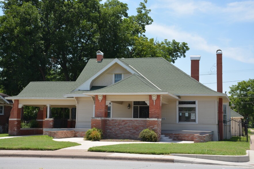 More Photos Of 2800 Hemphill St, Fort Worth Office For Sale