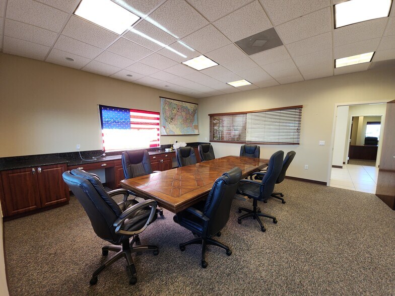 More Photos Of 8141 Mainline, Fort Myers Warehouse For Lease