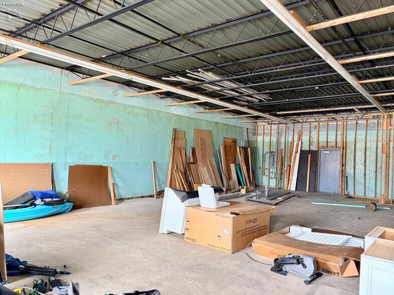 More Photos Of 110 Railroad St, Clyde Restaurant For Sale