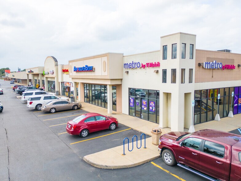 More Photos Of 25005-25029 Van Dyke Ave, Center Line Freestanding For Lease