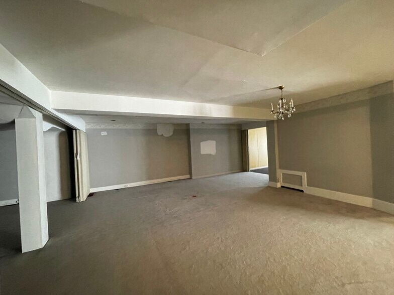 More Photos Of 494 Belmont Ave, Springfield Funeral Home For Sale