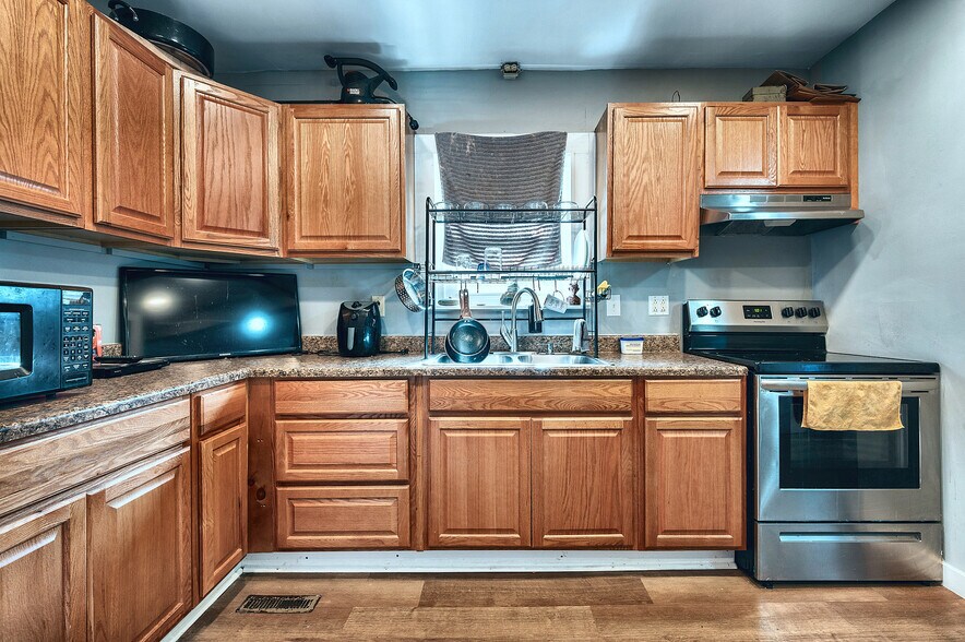 More Photos Of 6631 Park Pl, Hudson Multifamily For Sale