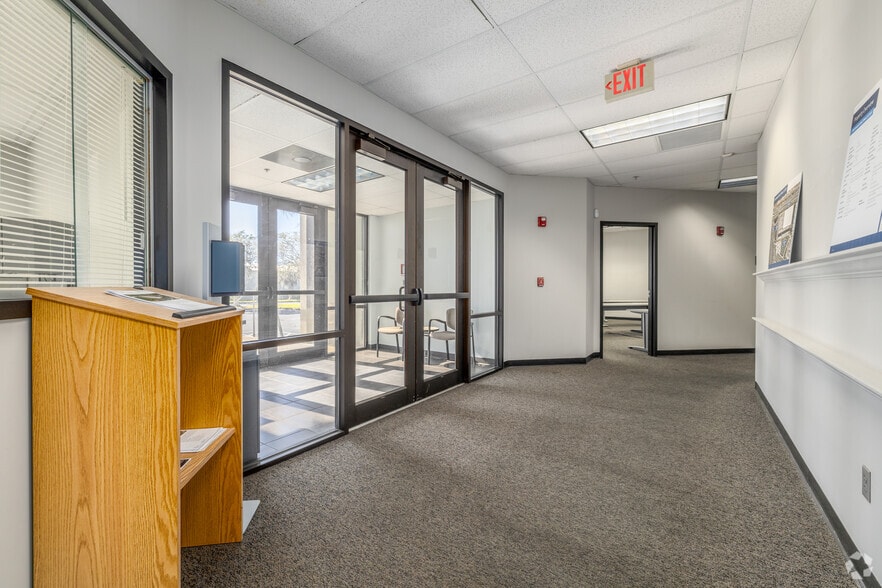 More Photos Of 3660 Deerpark Blvd S, Elkton Distribution For Lease