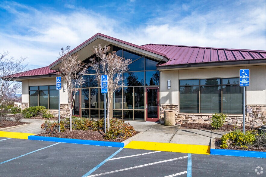 More Photos Of 985 Sun City Ln, Lincoln Office For Lease