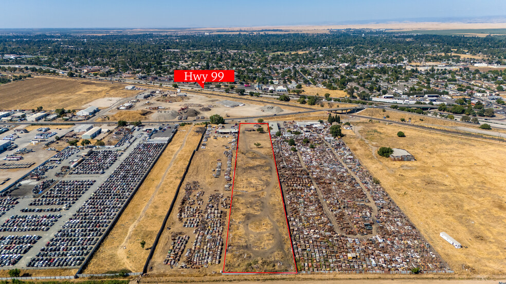 Primary Photo Of 1250 E Childs Ave, Merced Auto Salvage Facility For Sale