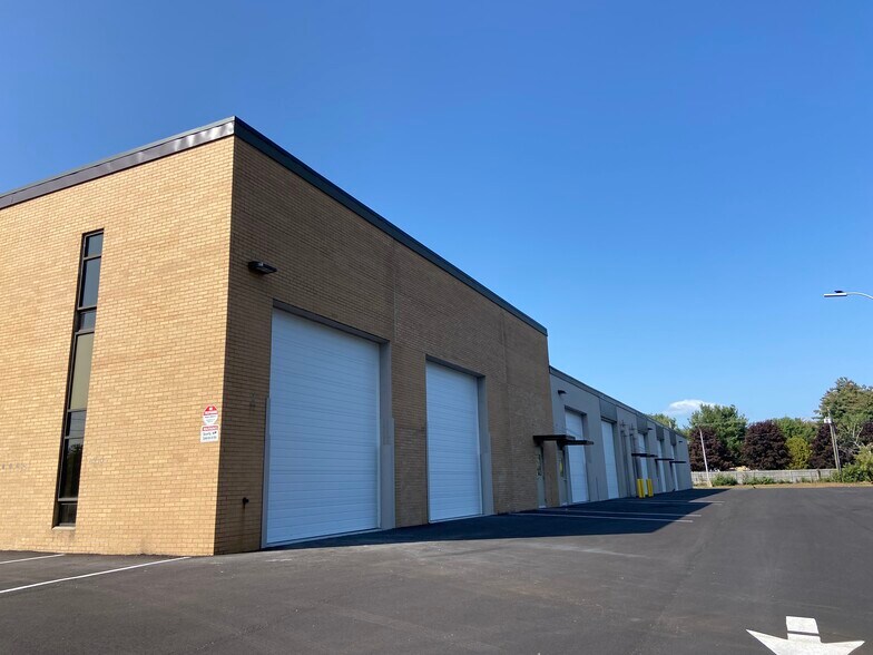 More Photos Of 100 Tri City Rd, Somersworth Warehouse For Lease