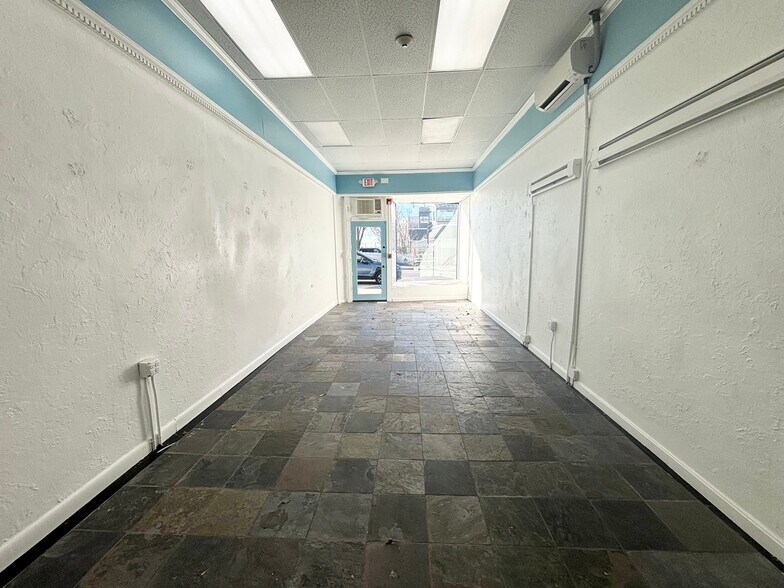 More Photos Of 154-162 Humphrey St, Swampscott Storefront Retail Office For Lease