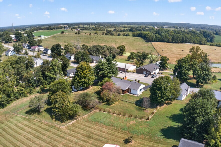 More Photos Of 43 Highway 433, Mackville Flex For Sale
