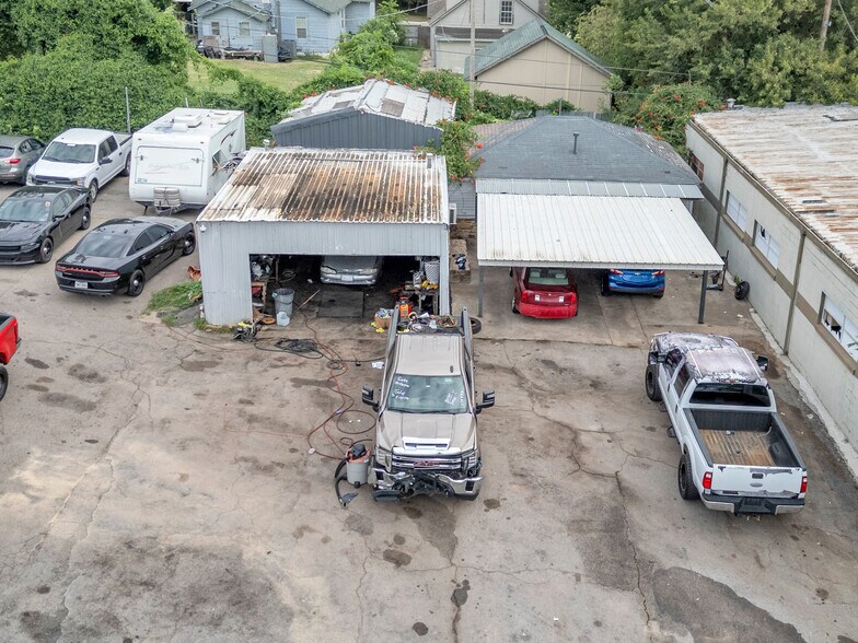 More Photos Of 111 SW 29th St, Oklahoma City Auto Dealership For Sale