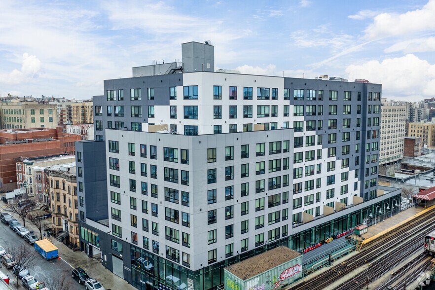 Primary Photo Of 2 Mount Hope Pl, Bronx Apartments For Lease