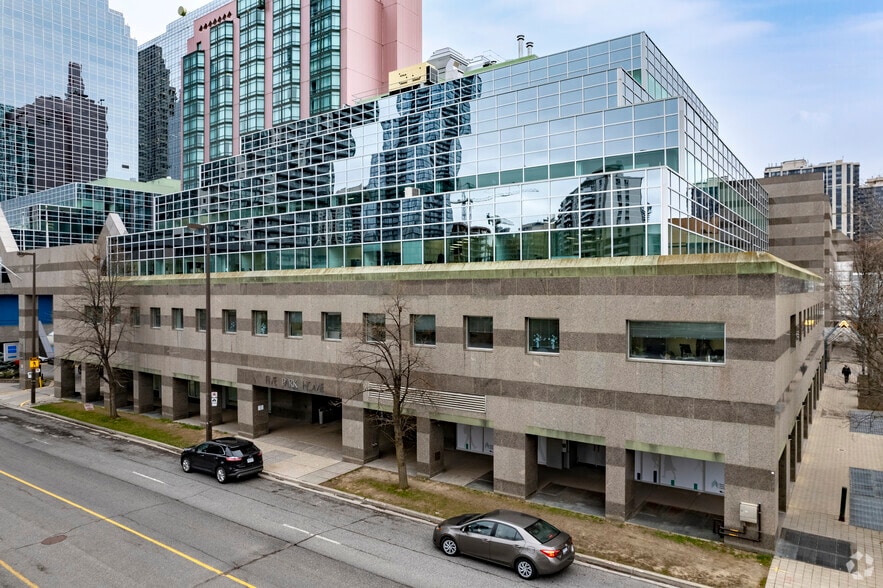 Primary Photo Of 5 Park Home Ave, Toronto Office For Lease