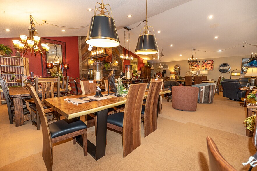 More Photos Of 7967 US Highway 51, Minocqua General Retail For Sale