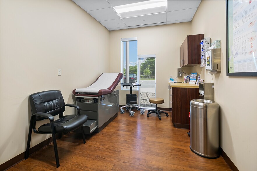 More Photos Of 9201 Cherry Ln, Laurel Medical For Sale