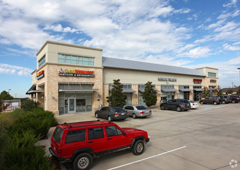 More Photos Of 638 Uptown Blvd, Cedar Hill General Retail For Lease