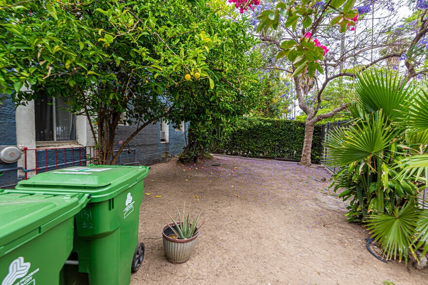 More Photos Of 1131 Lodi Pl, Los Angeles Apartments For Sale