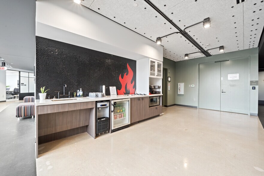 More Photos Of 7620 Guadalupe St, Austin Office For Lease