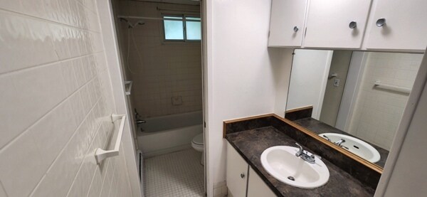 More Photos Of 5701-5707 Woodward St, Wayne Apartments For Sale