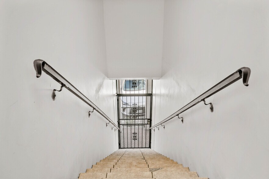 More Photos Of 1108 5th St, San Fernando Storefront Retail Office For Sale