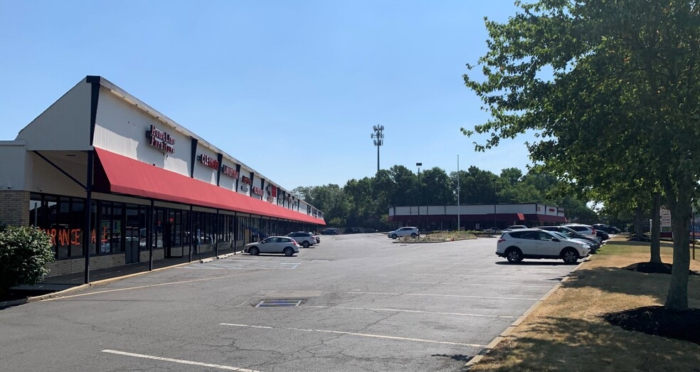 More Photos Of 162 State Route 34, Old Bridge Unknown For Lease