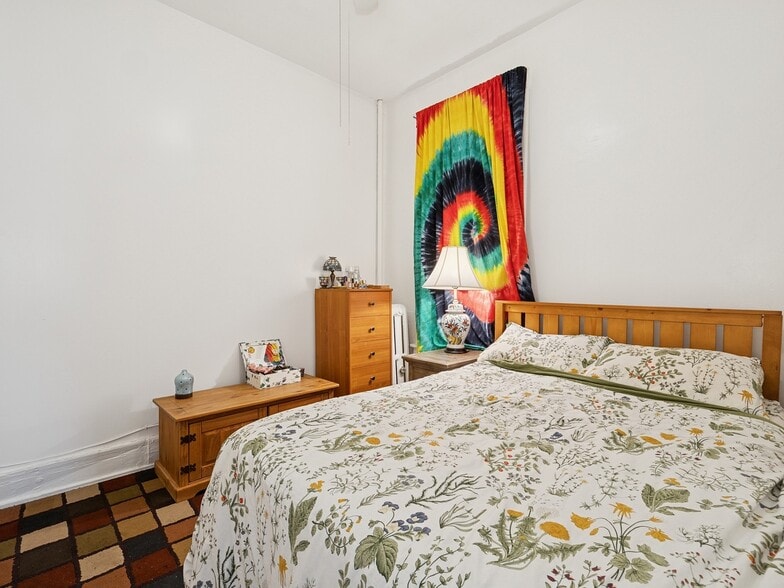 More Photos Of 123 3rd St, Newburgh Apartments For Sale