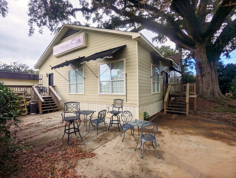 More Photos Of 2304 N Main St, Daphne Office For Lease