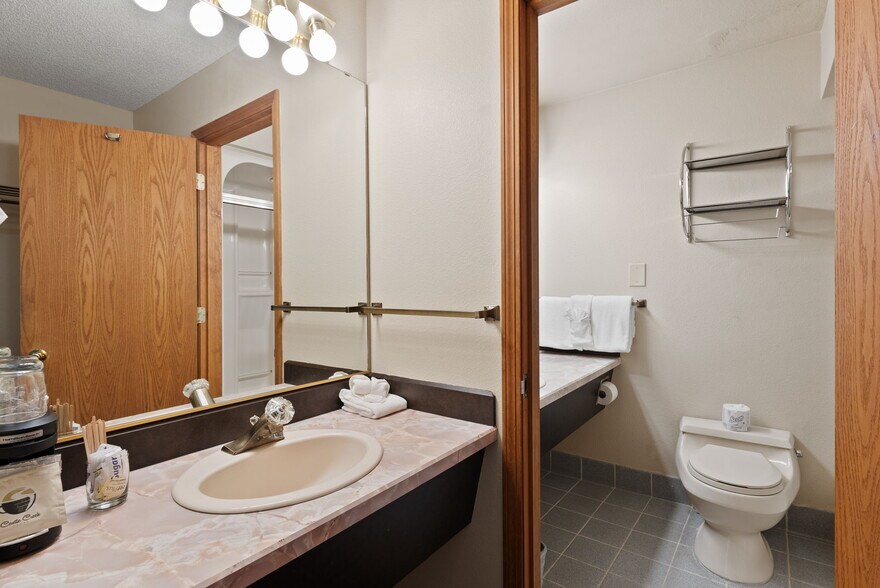 More Photos Of 3105 NE O. B. Riley Rd, Bend Hotel For Sale