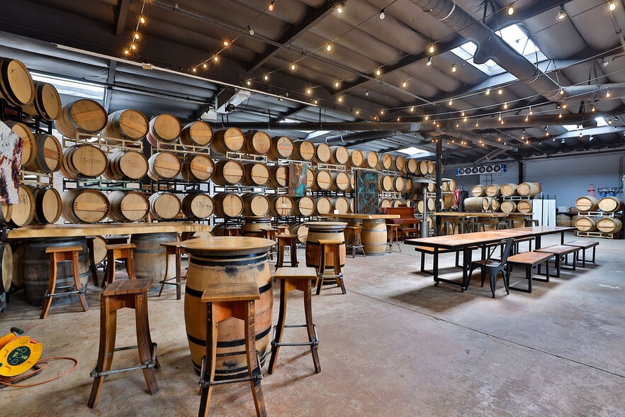 More Photos Of 118 S Cedros Ave, Solana Beach Storefront For Sale