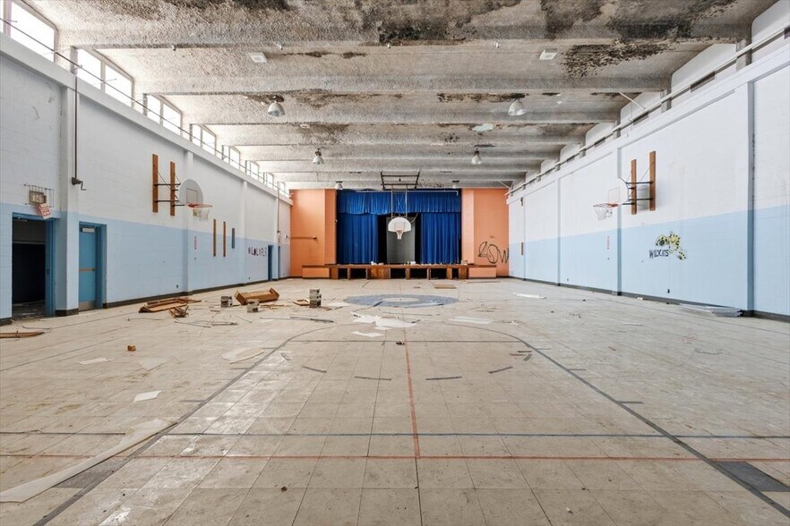 More Photos Of 3923-3955 Saint Ferdinand Ave, Saint Louis Schools For Sale