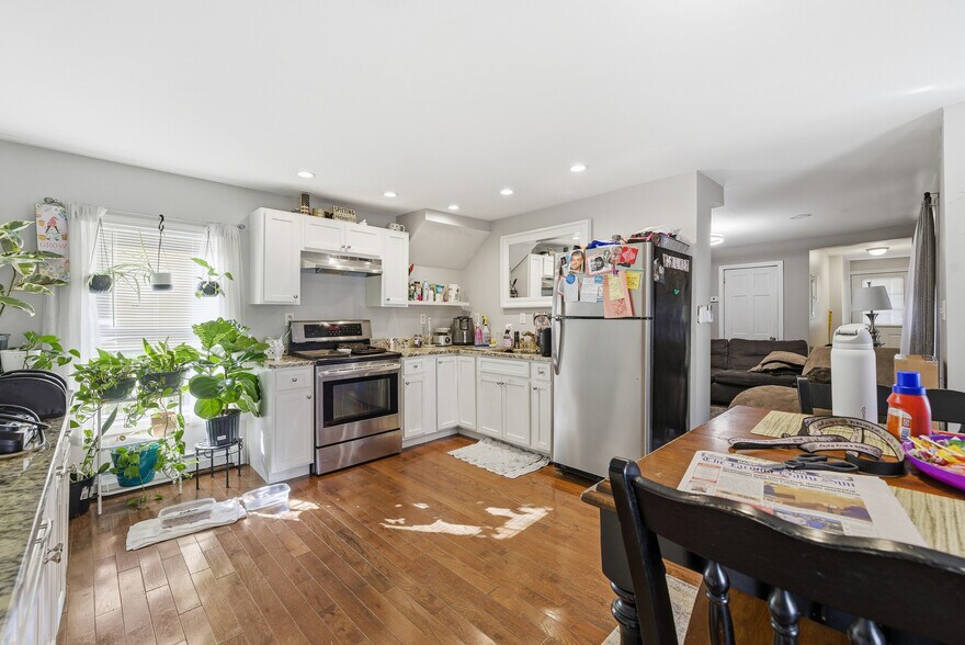 More Photos Of 158 Court St, Laconia Apartments For Sale