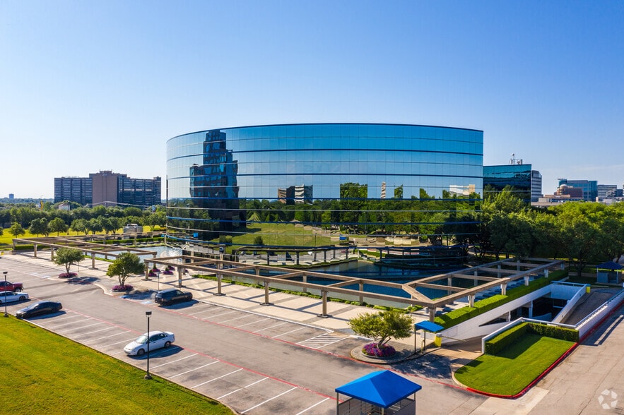 More Photos Of 5057 Keller Springs Rd, Addison Office For Sale