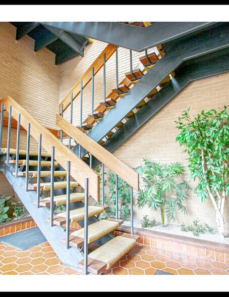 More Photos Of 3533 S Archer Ave, Chicago Office For Lease