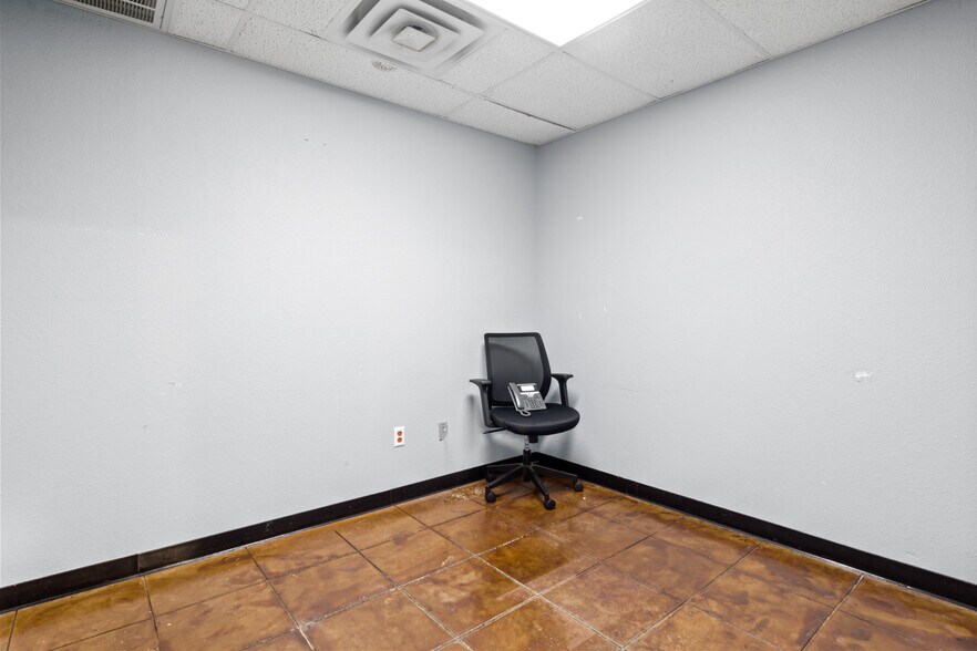 More Photos Of 2300 W Ferguson Rd, Mount Pleasant Freestanding For Lease